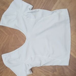 Scoop neck athletic top